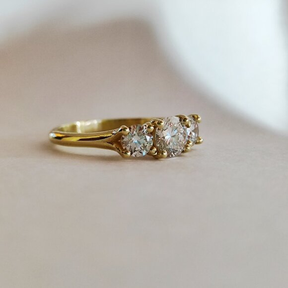 Engagement ring. 14K solid Yellow gold ring with 1.25ct' Lab-Created diamonds. - Picture 6 of 9